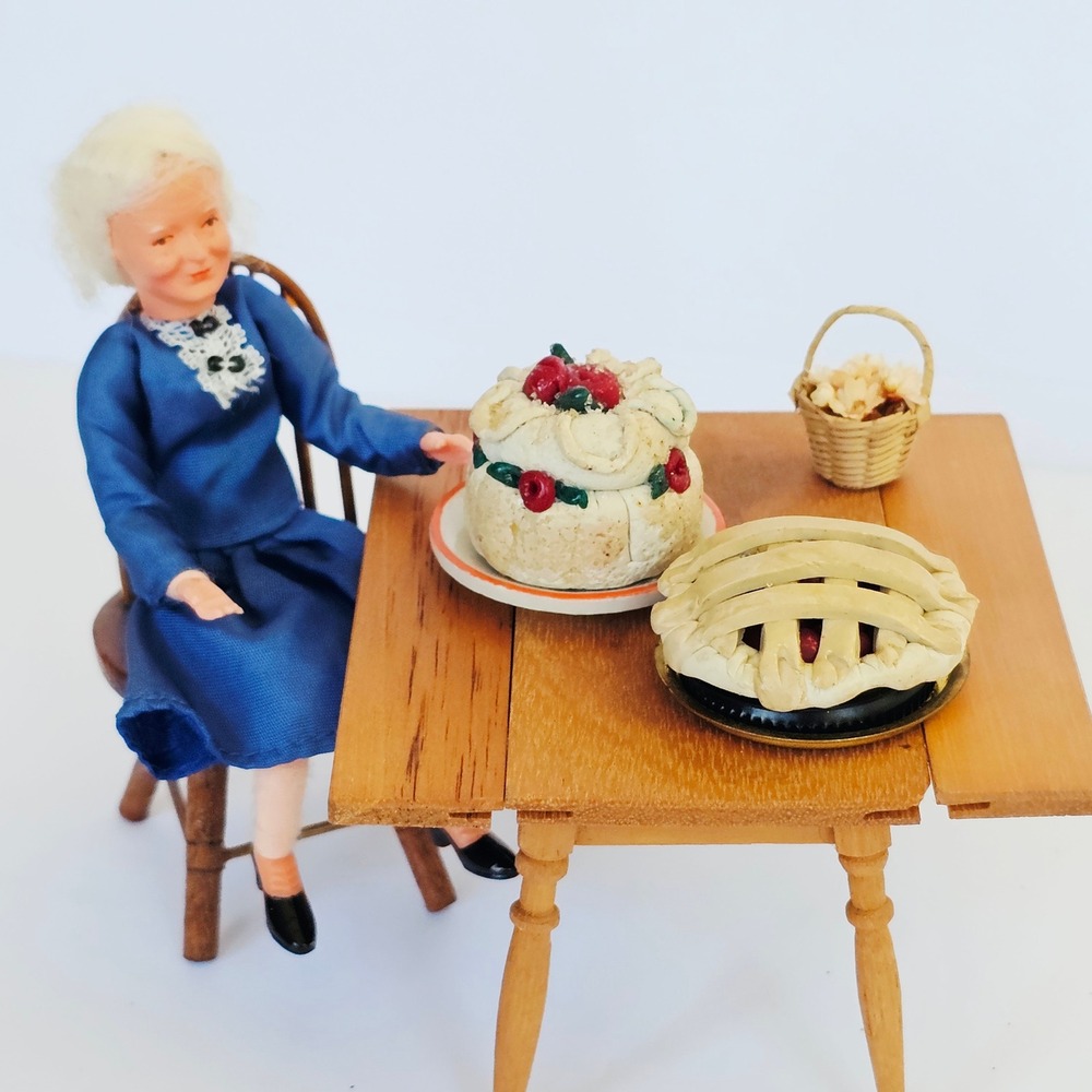 Vtg Dollhouse Miniature Food Cherry Cake Apple Pie Bakery Farmhouse‎ Accessories